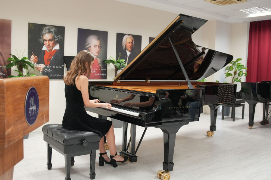 Steinway & Sons Piyanosu DEÜ Devlet Konservatuvarı'nda