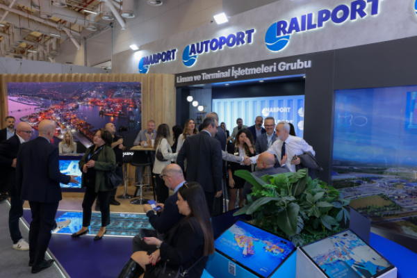 Arkas Holding Liman ve Terminal İşletmeleri Grubu, Uluslararası Logitrans Transport ve Lojistik Fuarı’nda sektörle buluştu